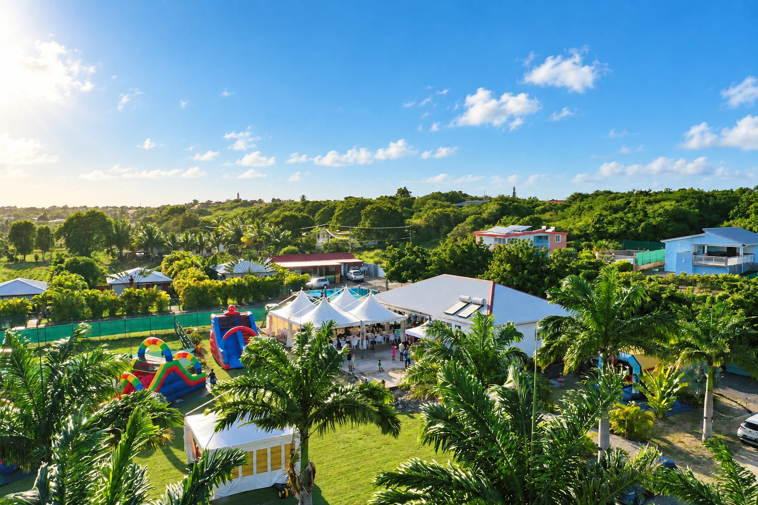 Vue aérienne du lieu Events du Levant avec son jardin, ses palmiers et ses espaces de réception